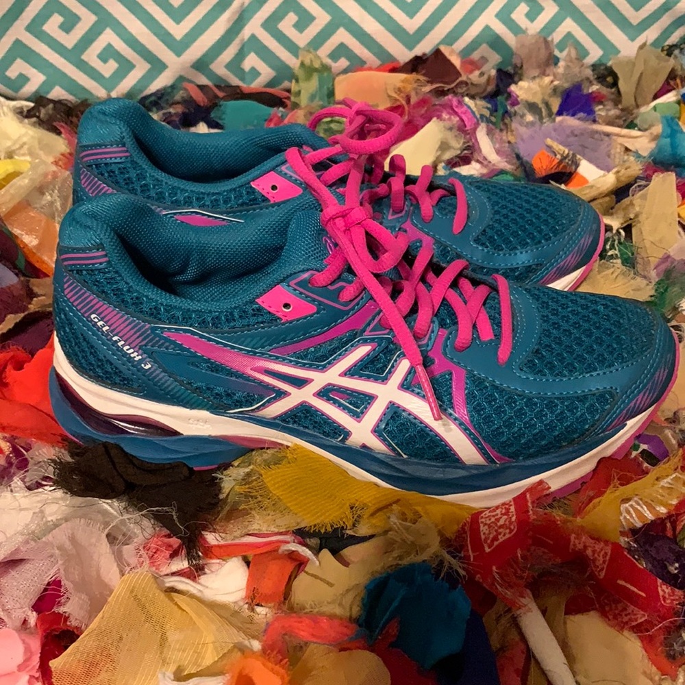 Women’s ASICS Gel Flux 3 Size 6.5 Like new